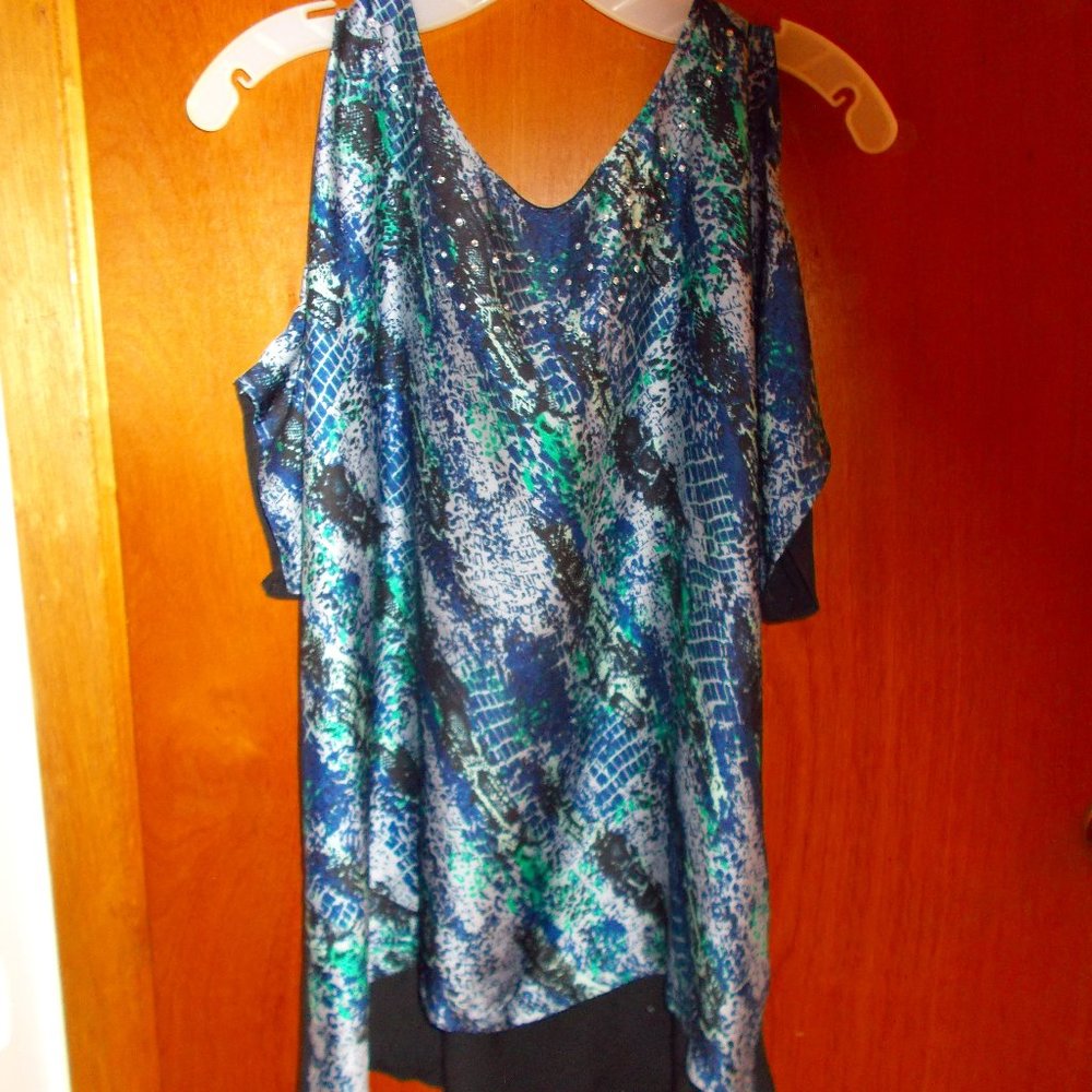 Blue with faux diamonds cold shoulder top in 1X
